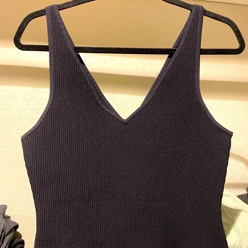 SculptKnit Black double-v tank from Aritzia | Never worn!